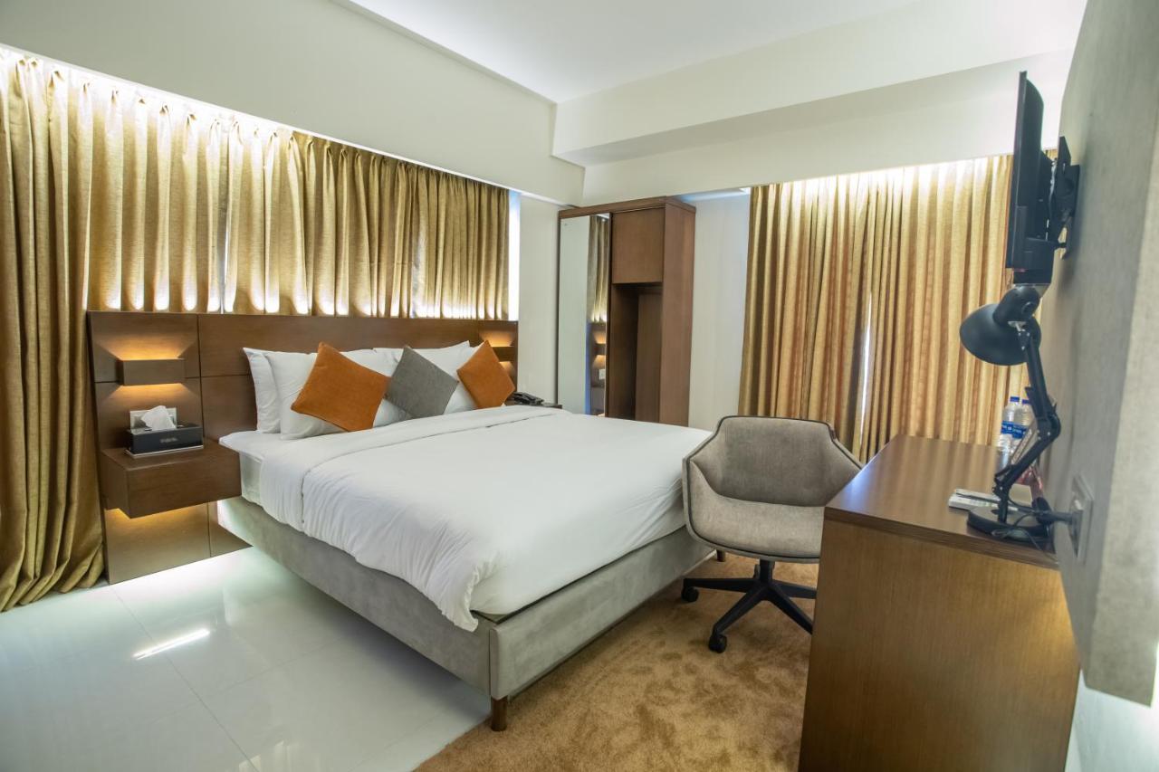 Jatra Flagship Khulna City Centre Екстериор снимка